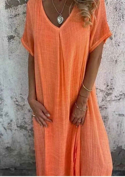 Breathable dress for everyday wear with a relaxed fit.