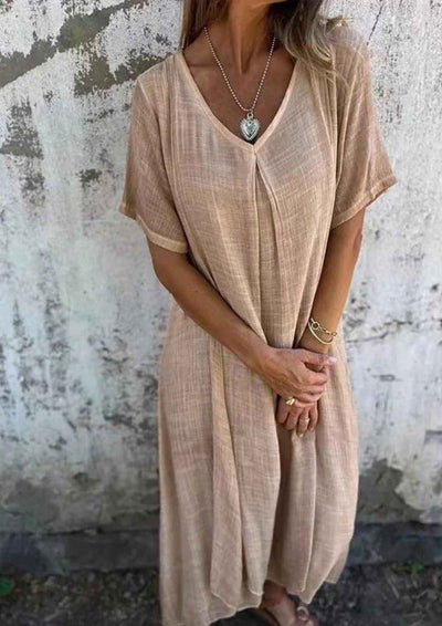 Breathable dress for everyday wear with a relaxed fit.