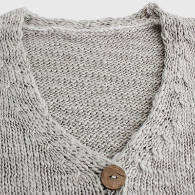 Fayeva - Elegant Women's Cardigan with V-Neck Limited Edition